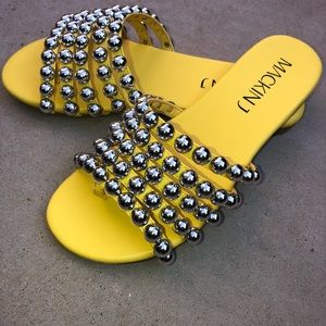 Summer Yellow  Sandals☀️ w/ Silver Beads!